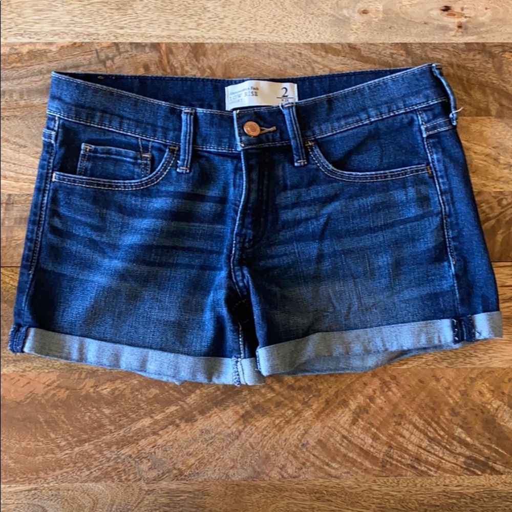 Abercrombie & Fitch low rise Jean shorts size 2